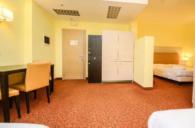 Regal Hotel 3*